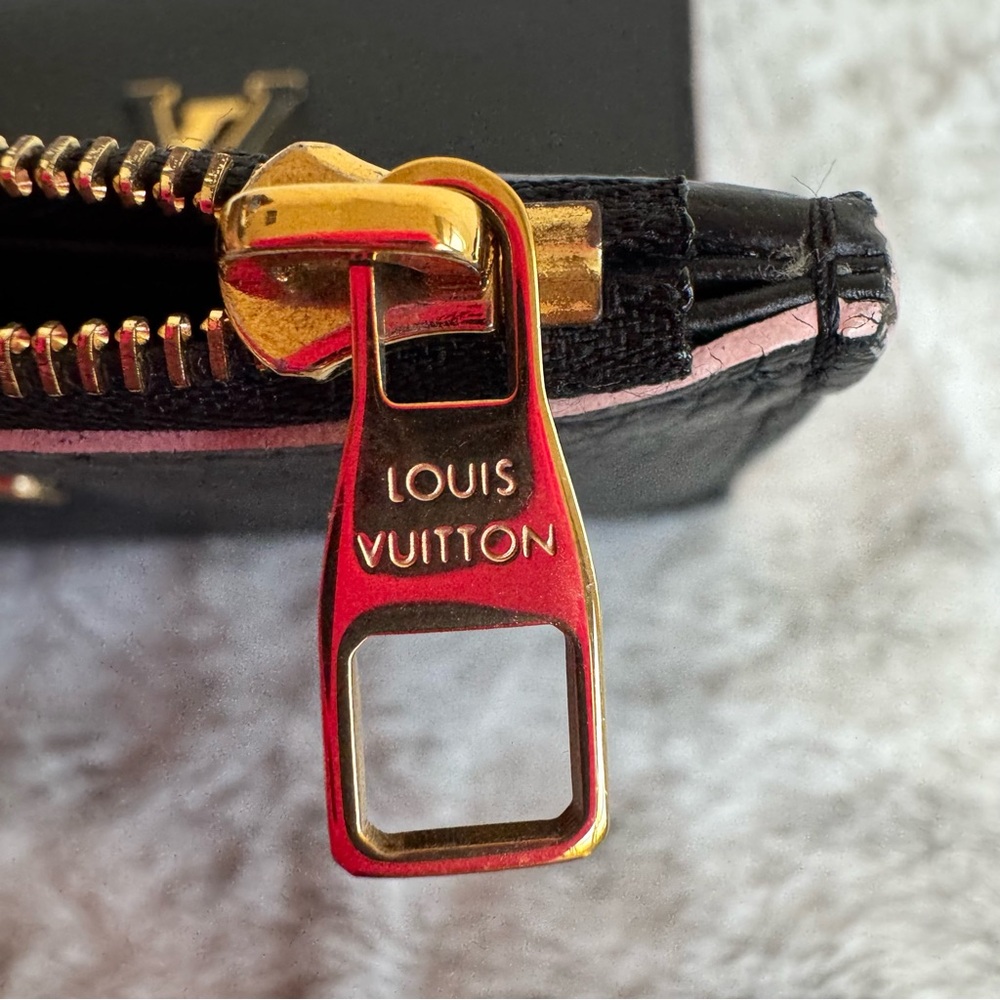 Louis Vuitton Capucines Compact Wallet - Black with Ballerina Pink Edging P0303 - Picture 14 of 17